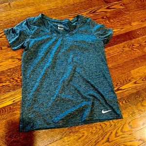 Nike women s dri-fit t-shirt size M